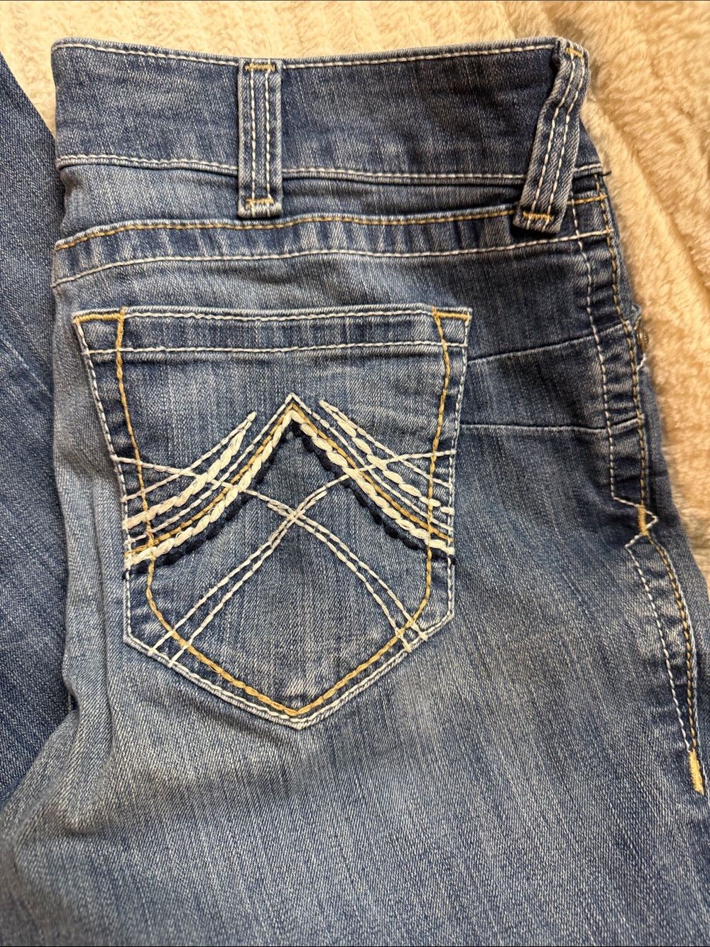 Ariat Women's Medium Blue Bootcut Jeans with Contrast Pocket Stitching - Picture 2 of 4